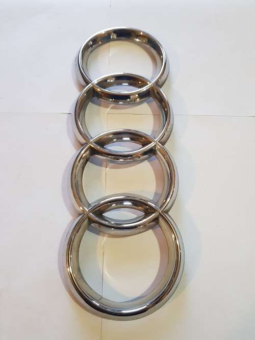 Audi Badge, Grill