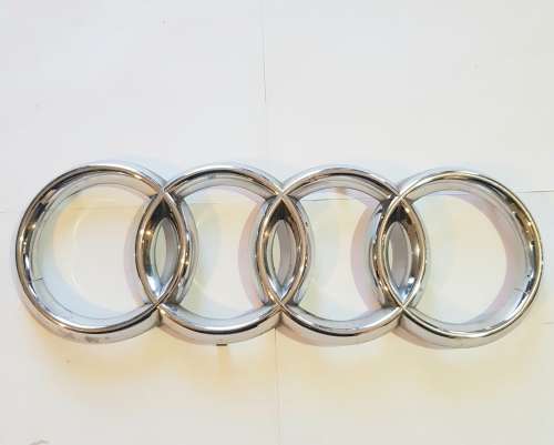Audi Badge, Grill