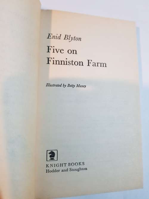 The Famous Five, Five On Finniston Farm by Enid Blyton, 1982