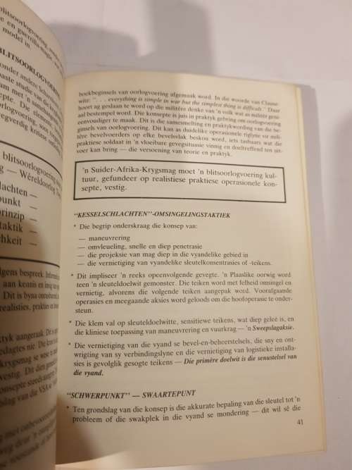 Mobiele Oorlogvoering, `n Perspektief vir Suider-Afrika by Kol Roland De Vries