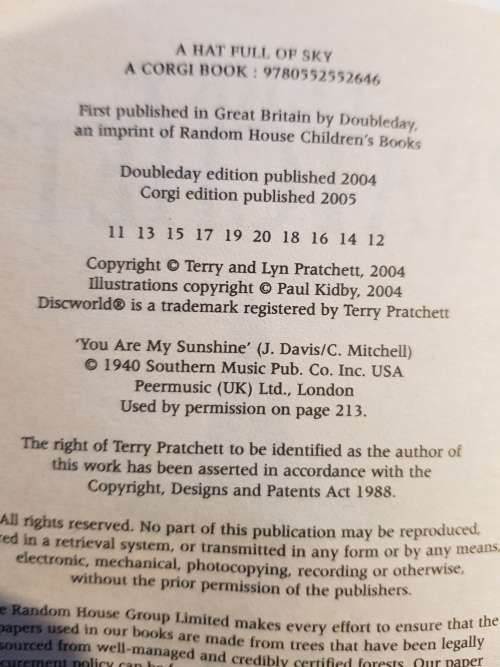 A Hat Full of Sky by Terry Pratchett