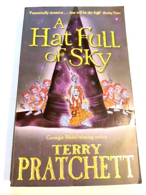 A Hat Full of Sky by Terry Pratchett