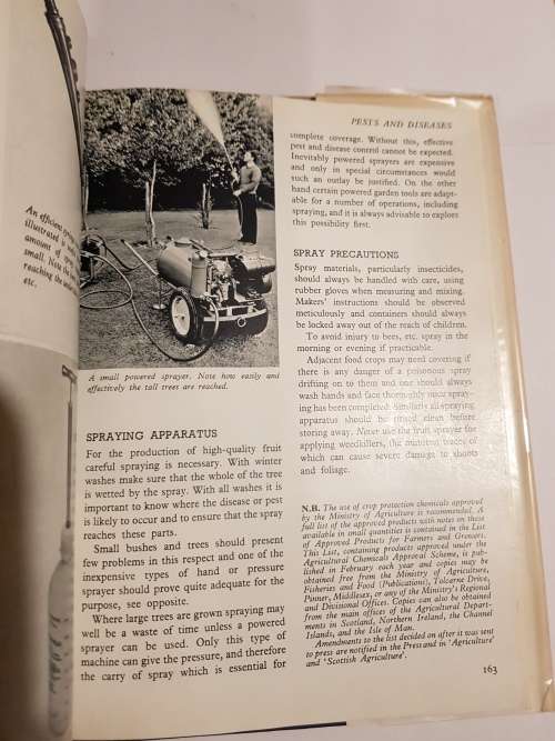 The Fruit Garden Displayed, The Royal Horticultural Society, Geoffrey Bles, 1965