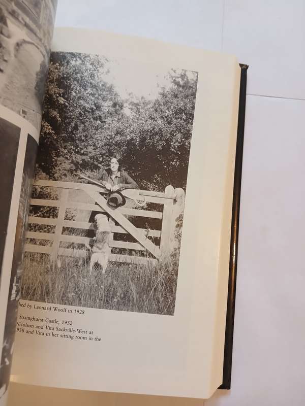 The Letters of Vita Sachville-West to Virginia Woolf edited by Louise DeSalvo & Mitchell A. Leaska
