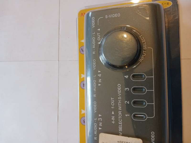 AV Selector with S-Video, 4 in 1 out, AV-109