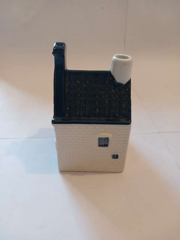 Blue Delft, Porcelain House, Made for KLM by Bols, No. 66