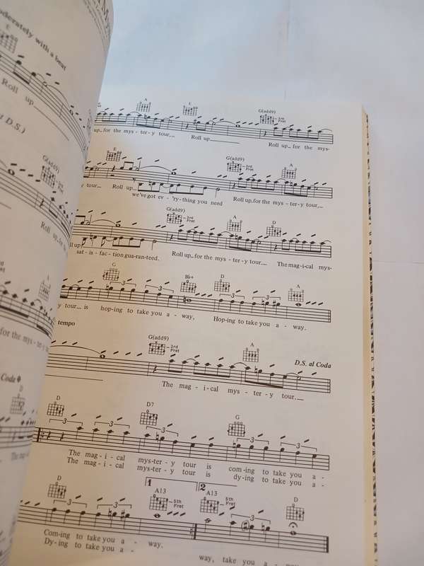 The Beatles, The Beatles Complete Guiter/Vocal Edition, Ray Connolly