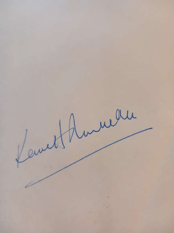 Newman`s Birds of Southern Africa by Kenneth Newman, Signed