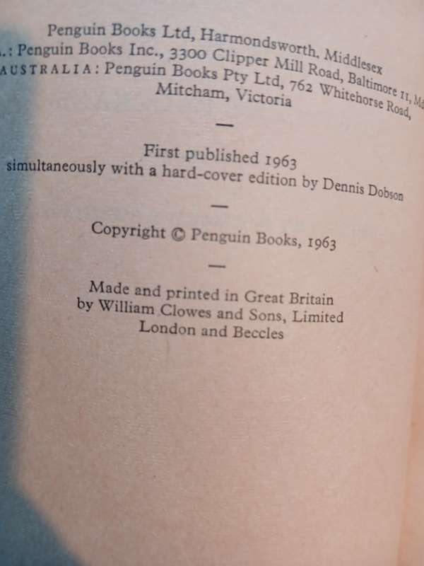 Soviet Short Stories, Parallel Text Russian/English edited by Richard Newnham