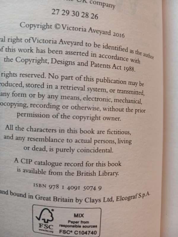 Glass Sword by Victoria Aveyard