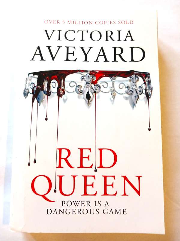 Red Queen by Victoria Aveyard