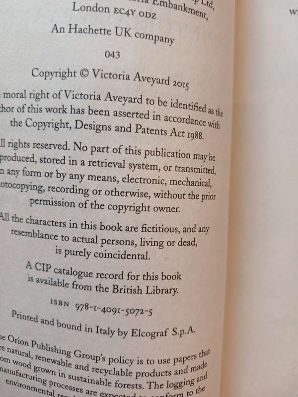 Red Queen by Victoria Aveyard