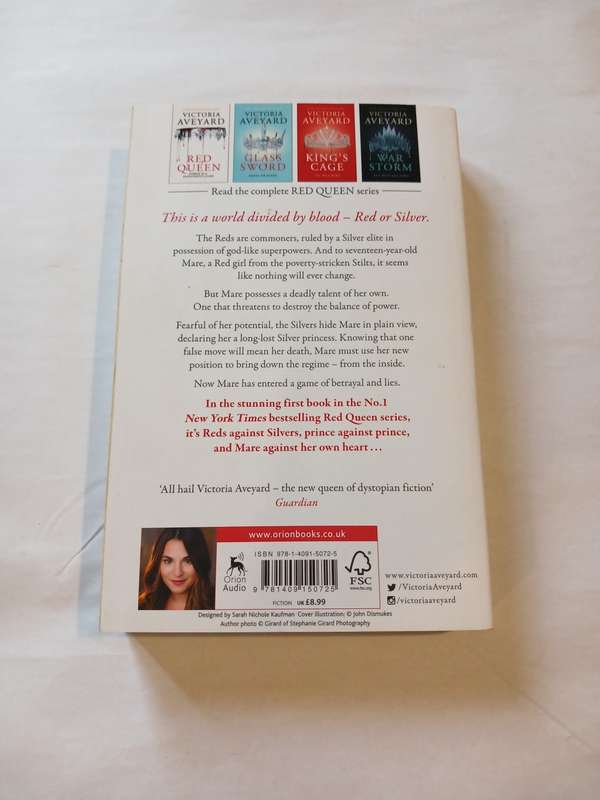 Red Queen by Victoria Aveyard