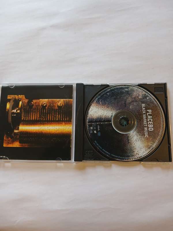 Placebo, Black Market Music CD