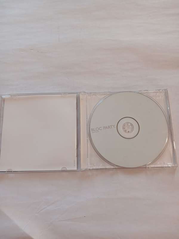 Bloc Party, Silent Alarm CD