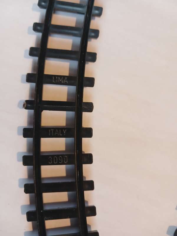 Lima Model Train Tracks, Plastic x 14 curved