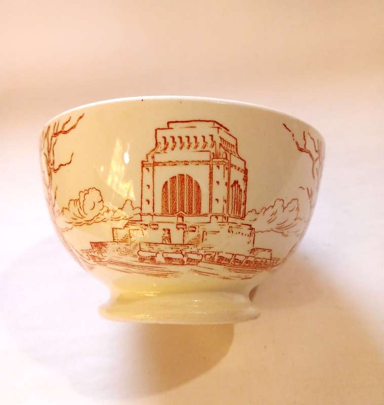 Voortrekker Commemorative Bowl, Uniewinkels Pretoria, Diens
