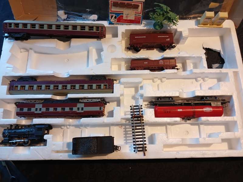Lima, Italy, Couches and Locomotives