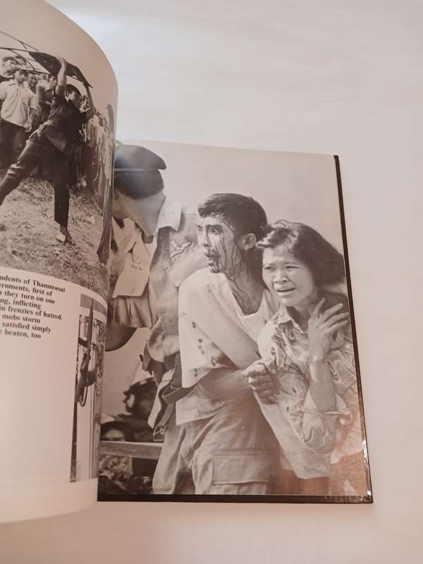 Headline Photography, The Pictures That Made the News by Harold Evans