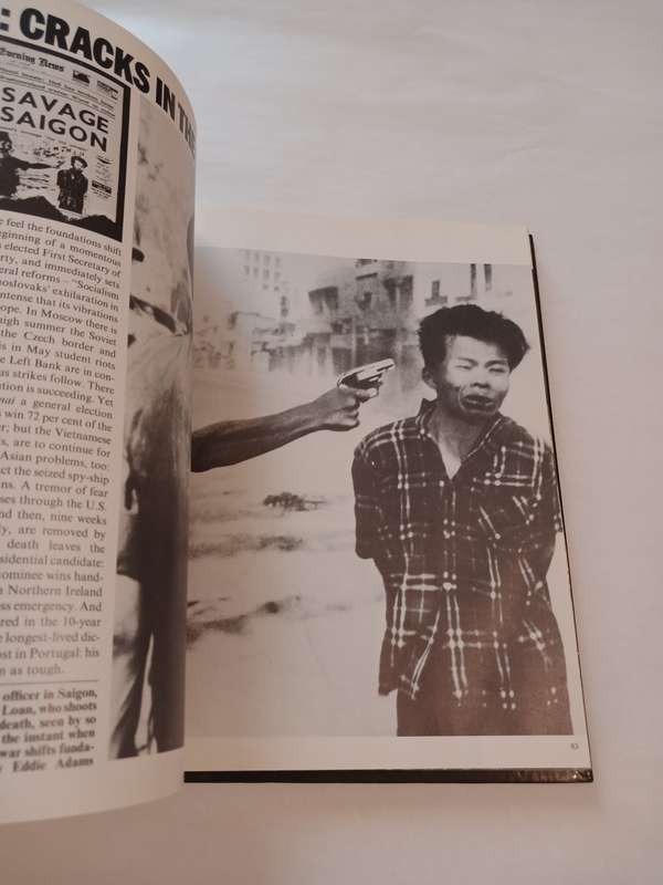 Headline Photography, The Pictures That Made the News by Harold Evans