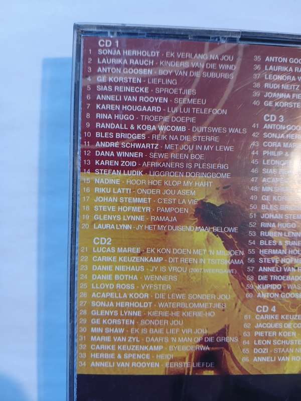 100 Oorspronklike Afrikaanse Treffers, 5 x CD