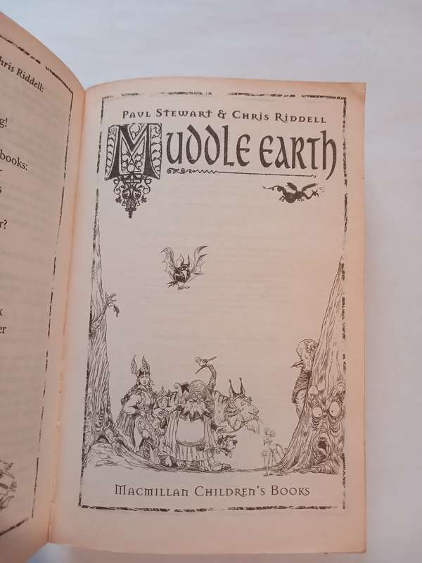 Middle Earth by Paul Stewart & Chris Riddell