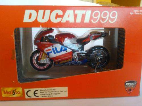 Ducati 999 model race bike - 1:18