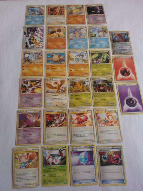 2010 Pokemon/Nintendo trading cards x 27