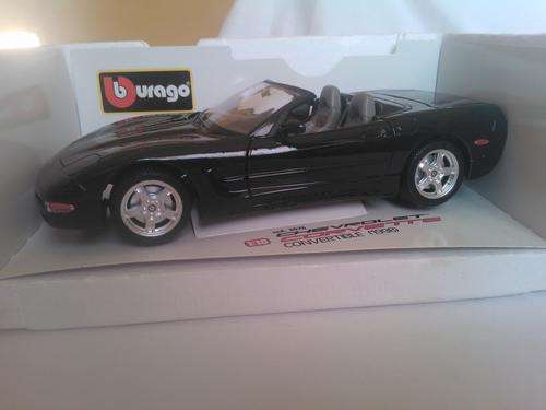 Chev Corvette Convertable (1998) model car - Diecast - Boxed - 1:18 by Bburago