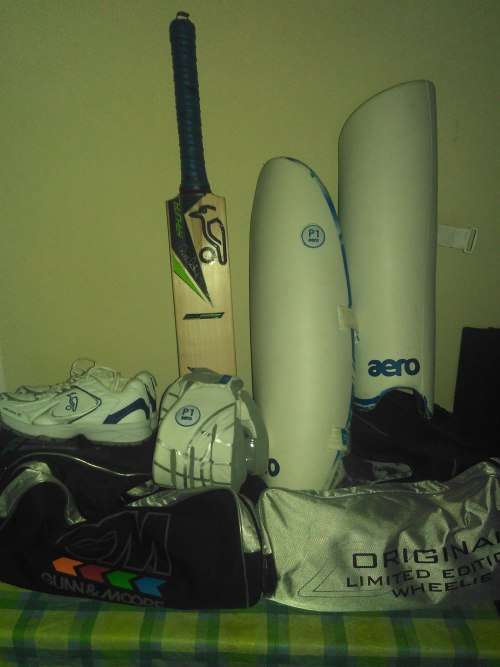 ***Value R16400 WOW*** Kookaburra Kahuna Players LE Cricket Bat + FULL KIT!!! See description