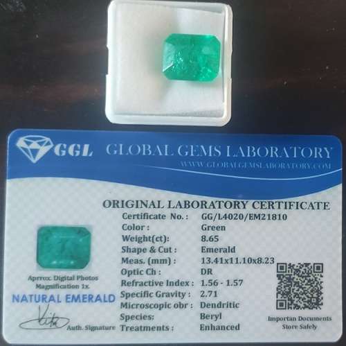 ***Stunning*** ***RARE*** Certified 8.65 Ct Natural Colombian Green Emerald