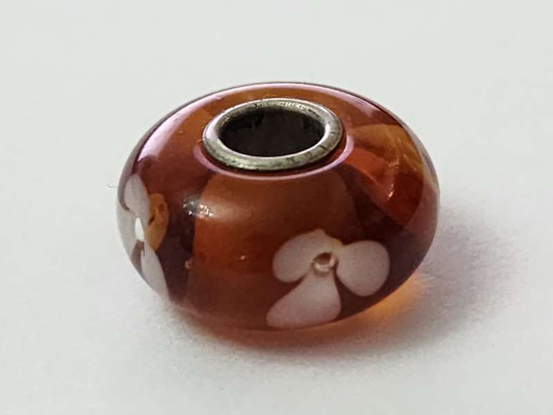Beige Flower Trollbead - RETIRED BEAD