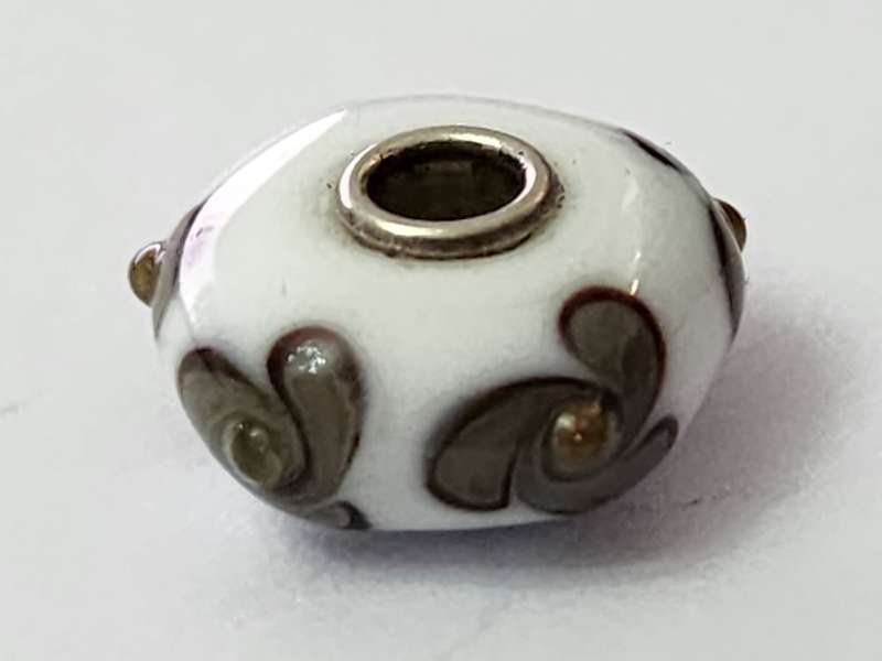 Golden Petal Trollbead - RETIRED BEAD
