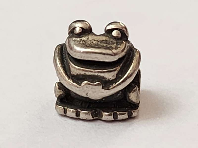 FROG BEAD - RETIRED BEAD