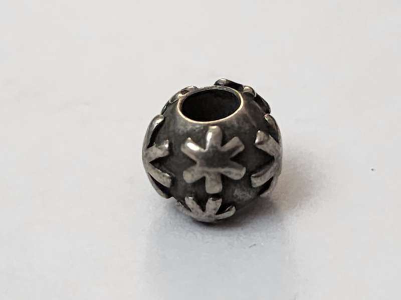 SNOW BEAD - RETIRED BEAD