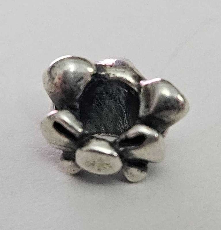 IMPULSIVE MOUSE BEAD - RETIRED BEAD