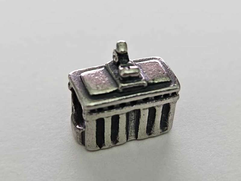 BRANDENBURG GATE TROLL BEAD - GERMANY WORLD BEAD - RETIRED