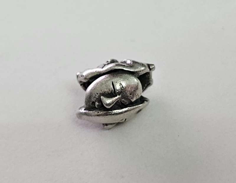 NOH MASK TROLLBEAD - UNITED STATES WORLD BEAD - RETIRED