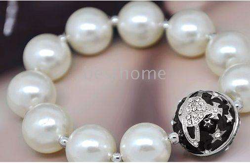 Vivienne Westsood White bead bracelet
