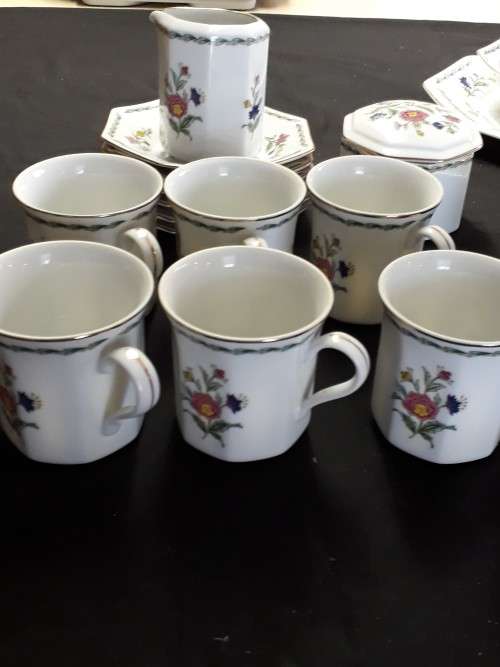 Mikasa Gresham Japan complete dinner set