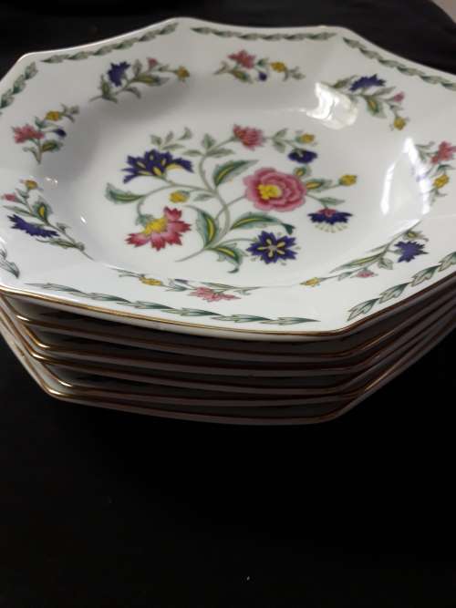Mikasa Gresham Japan complete dinner set