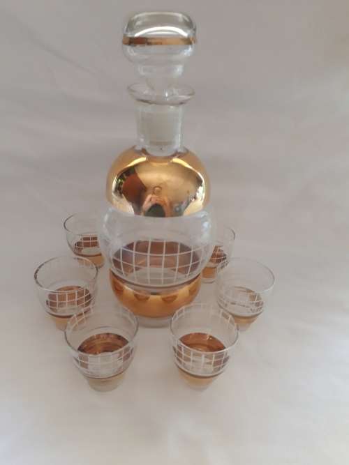 Glass Liqueur Decanter with Gold Trim and 6 matching glasses