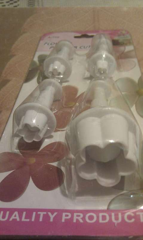 Cake decorating - fondant/gum paste plunger - flower