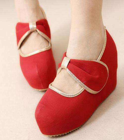 LADIES WEDGE SHOES IN RED / BLACK (SIZE 2.5 - 6) LIMITED STOCK!!!!