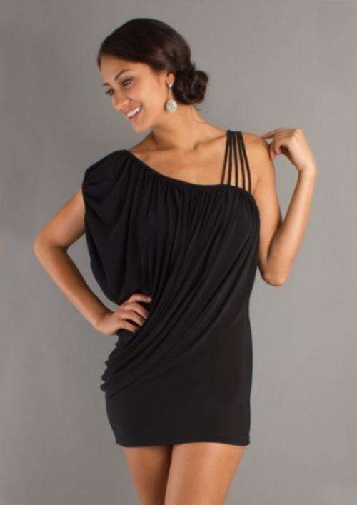 STUNNING!!!!!!!   LADIES DRESS IN BLACK   (ONE SIZE)
