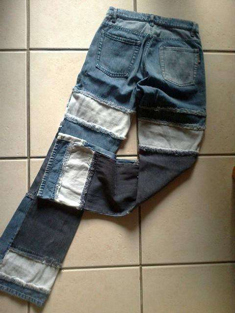 STUNNING!!!   LADIES JEANS  (SIZE  28 - 32)   NEVER WORN