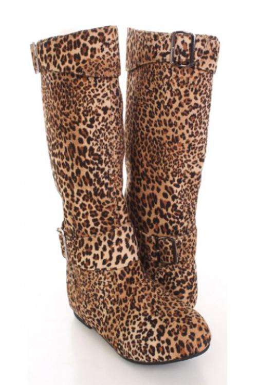 STUNNING!!! LADIES BOOTS (SIZE 3.5 - 8)