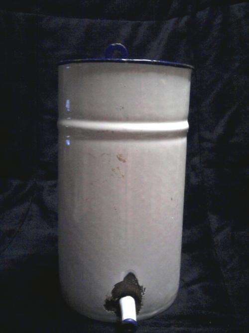 WHITE ENAMELWARE