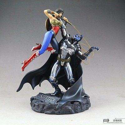 Injustice Gods Among Us Batman Vs Wonder Woman PVC Statue - mint