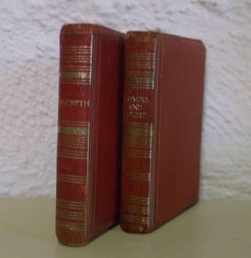 2 Lovely Miniatures - Romeo & Juliet and Macbeth - Bound by hand in English Leather